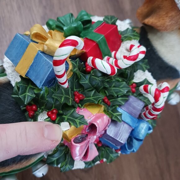 Danbury Mint Retired Large Christmas Santa Beagle Statue Figurine Dog READ - Picture 3 of 7